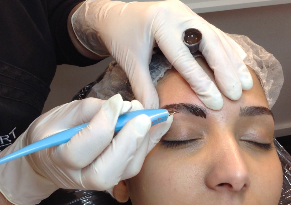 Atelier pratique : Le Microblading : pigmenter des sourcils à la lame