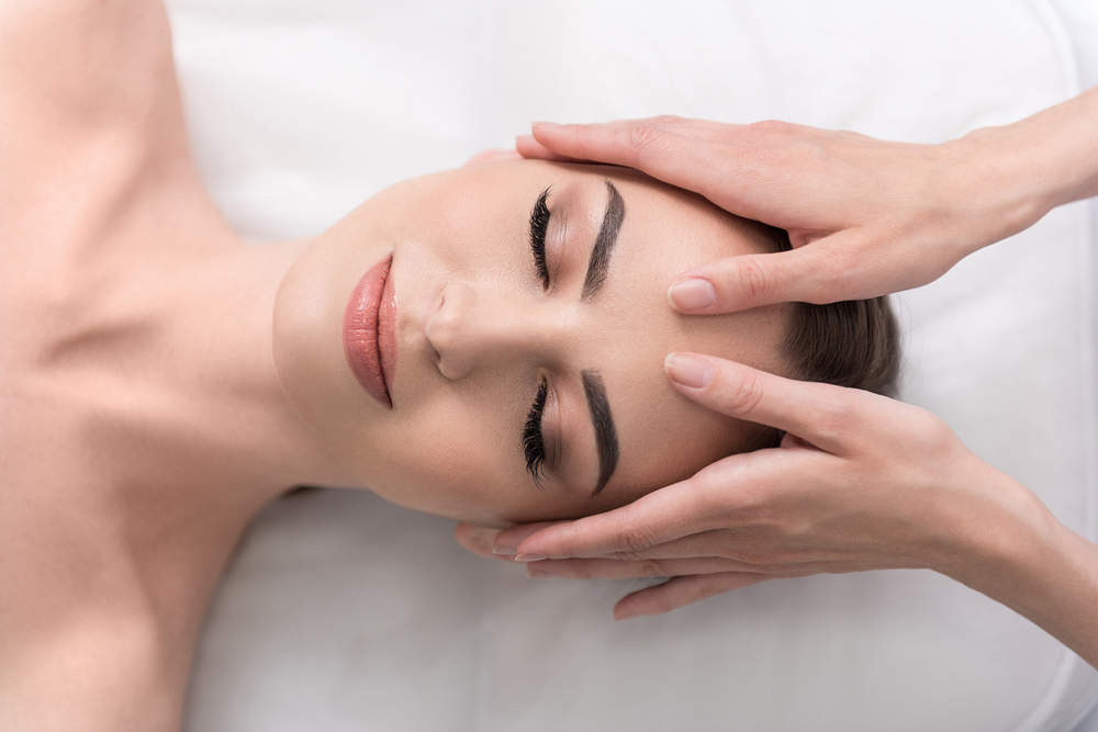 Démonstration Esthétique : Le lifting naturel du visage, une chorégraphie pour raffermir la peau du visage